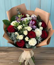 Букет цветов из:  Розы и Альстромерии в Северном Республики Коми