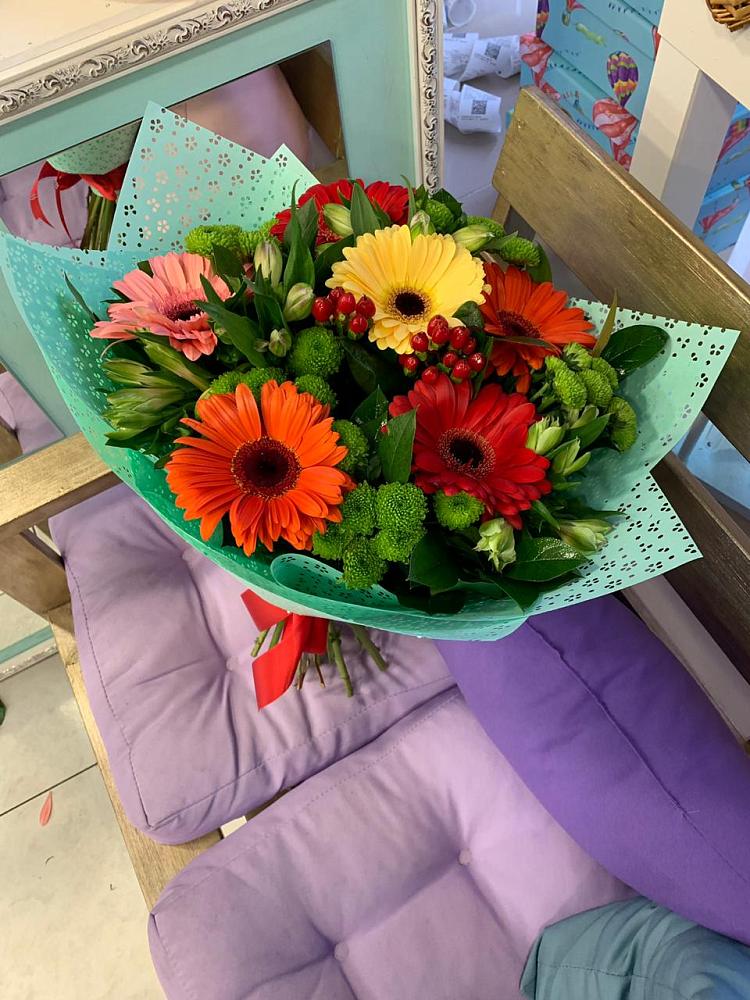 Букет цветов из: Герберы, Хризантемы и Альстромерии в Северном Республики Коми