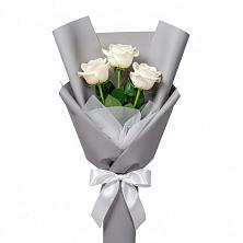 Букет 3 белые розы в Северном Республики Коми
