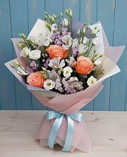 Букет цветов из:  Лизиантусы, Розы, Альстромерии и Гипсофила в Северном Республики Коми