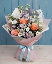 Букет цветов из:  Лизиантусы, Розы, Альстромерии и Гипсофила в Северном Республики Коми