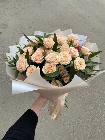 Букет Кремовые розы Латте в Северном Республики Коми