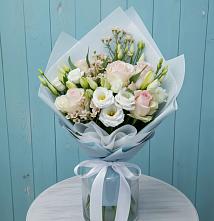 Букет цветов из:  Розы и Лизиантусы в Северном Республики Коми