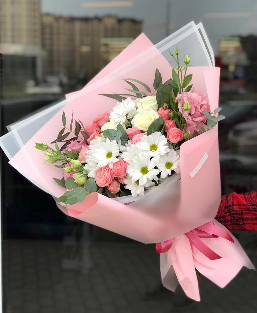 Букет нежный в Северном Республики Коми Букет цветов из: Розы, Лизиантусы и Хризантемы в Северном Республики Коми